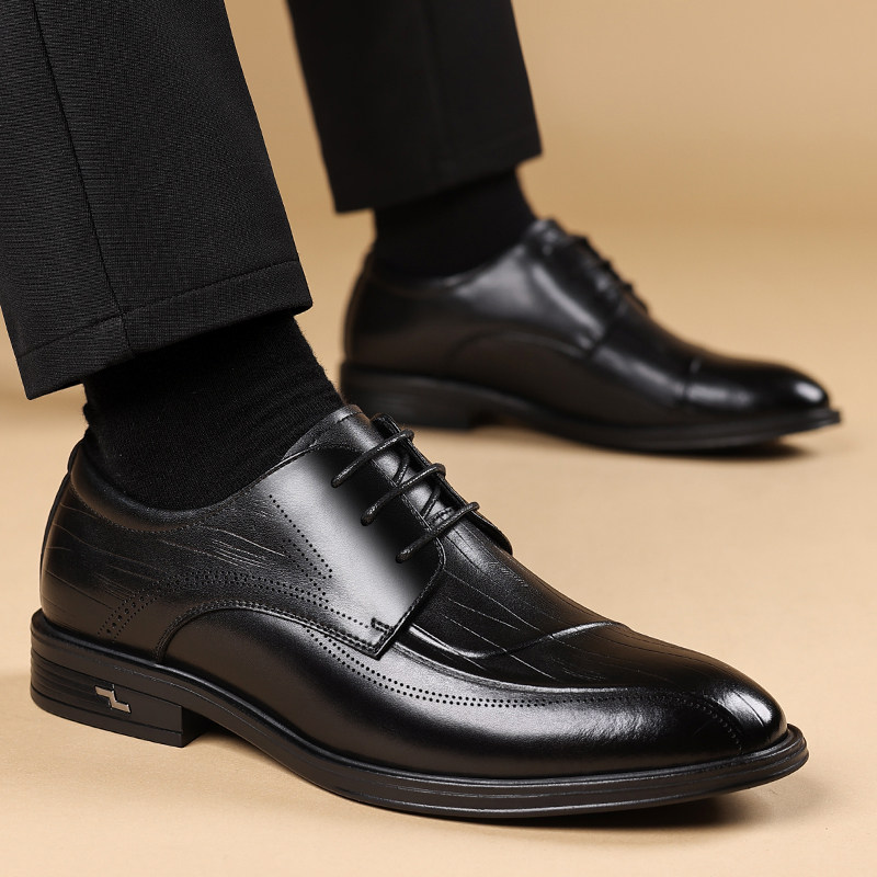 皮鞋男款2025新款真皮年轻人低帮男士休闲英伦风商务黑色软皮潮鞋