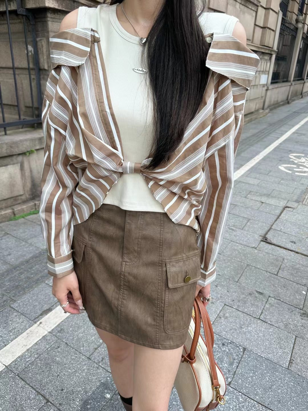 韩版设计感露肩条纹长袖衬衫女2024秋季假两件减龄显瘦百搭上衣