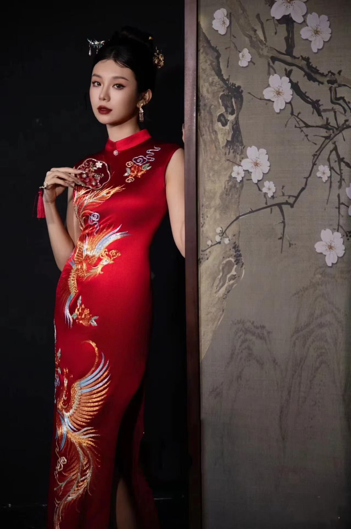 出租花样年华正版红色旗袍结婚订婚敬酒礼服中式刺绣重工新娘礼服