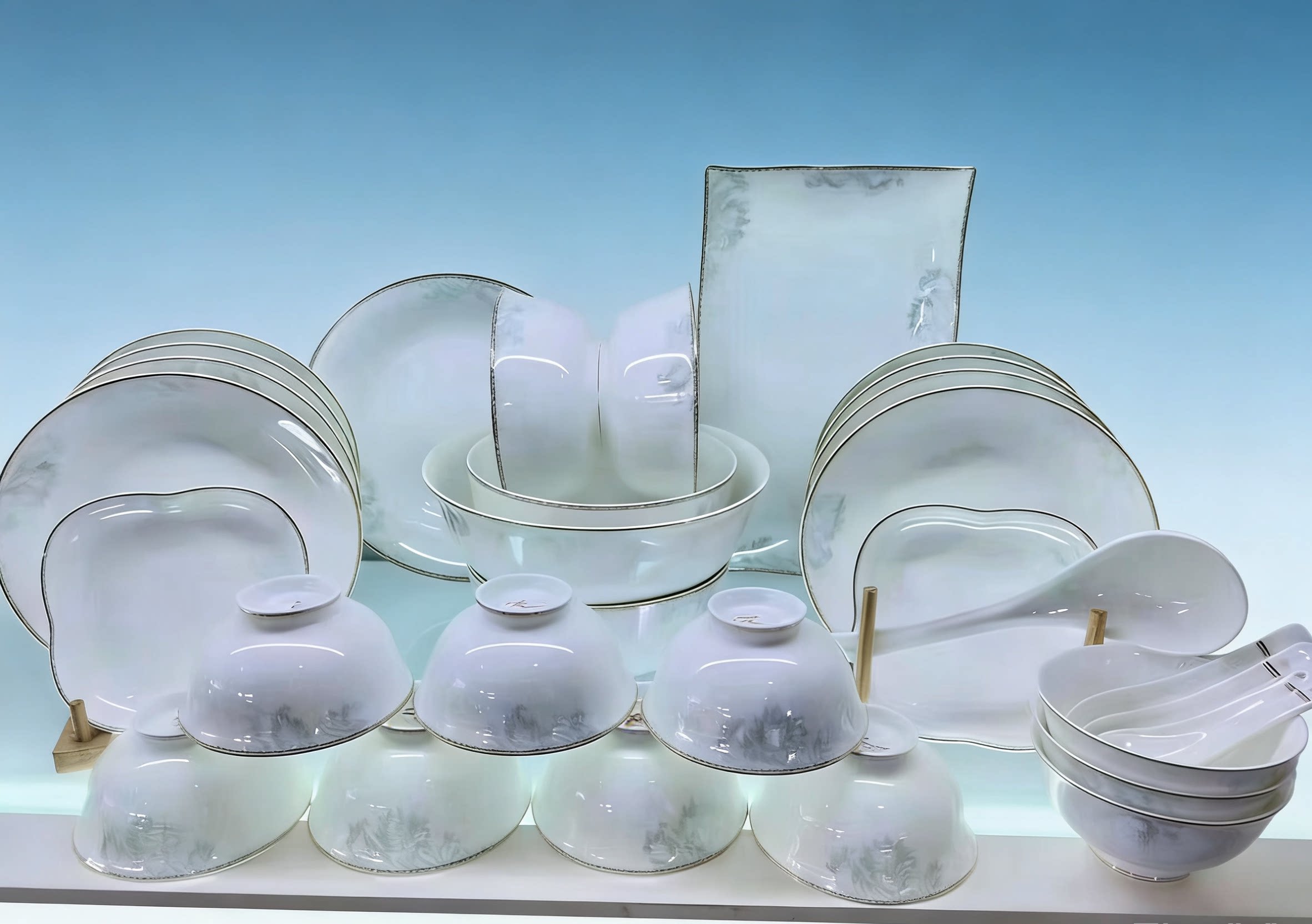 唐山骨瓷碗碟盘子家用餐具复古乔迁新居结婚房微波包邮皓宁骨质瓷