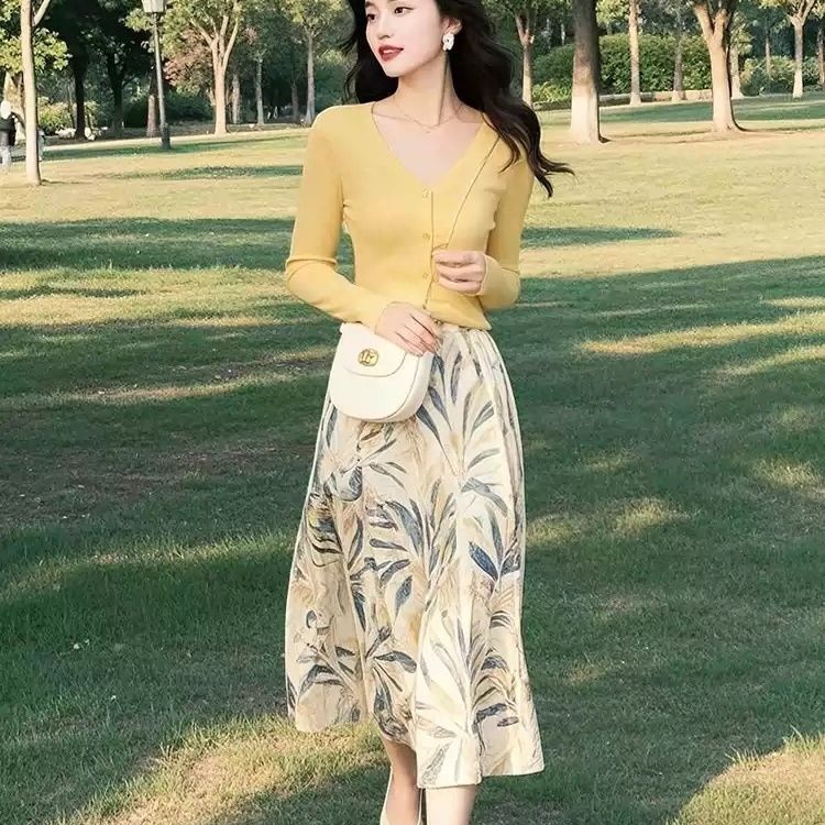 2025超火开春穿搭一整套韩风chic气质减龄休闲慵懒风两件套装裙女