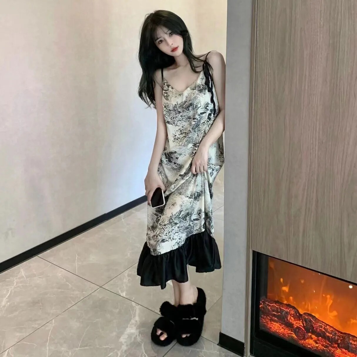 夏季冰丝吊带带胸垫纯欲睡裙图片