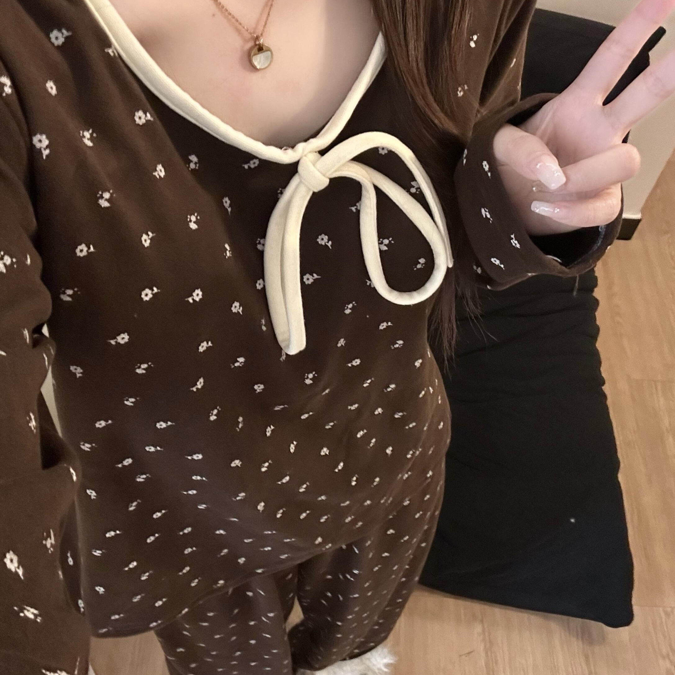 复古风碎花咖色德绒睡衣女秋冬季带胸垫可外穿保暖加厚家居服套装,女士内衣/男士内衣/家居服,睡衣/家居服套装,淘宝优惠券,粉丝福利购,淘宝优惠卷