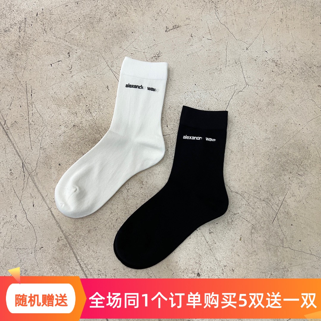AW立体字母烫印黑白薄款春夏短筒袜女欧货小众潮牌网红网红堆堆袜