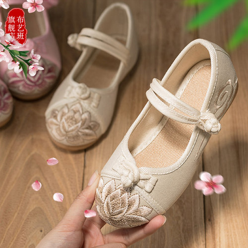 女童汉服鞋子绣花鞋布鞋小坡跟