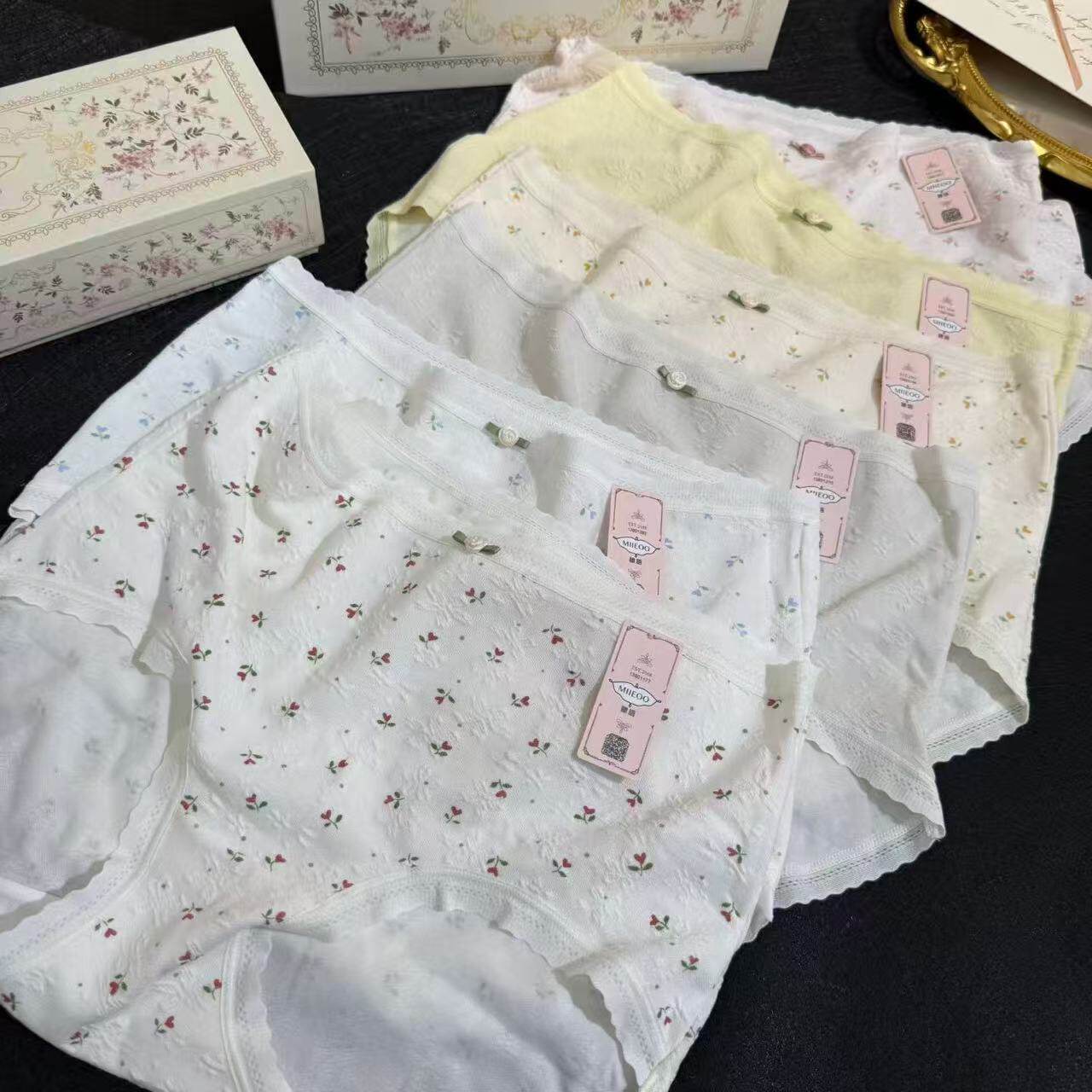 秘语新款内裤北岛恋曲蕾丝边三角裤柔软舒适亲肤碎花棉感提花女裤