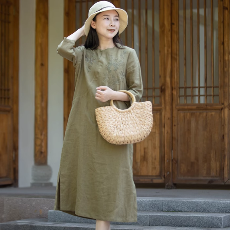 夏秋文艺亚麻刺绣七分袖连衣裙女
