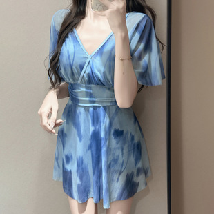 遮肚显瘦绝美微胖mm泡温泉泳装 2026新款 泳衣女连体裙钢托聚拢大码