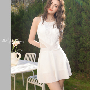 游泳衣女连体平角高级感欧美简约温泉泳装 2026新款 女 气质女神