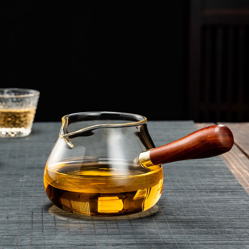 加厚玻璃公道杯花梨木侧把公杯图片