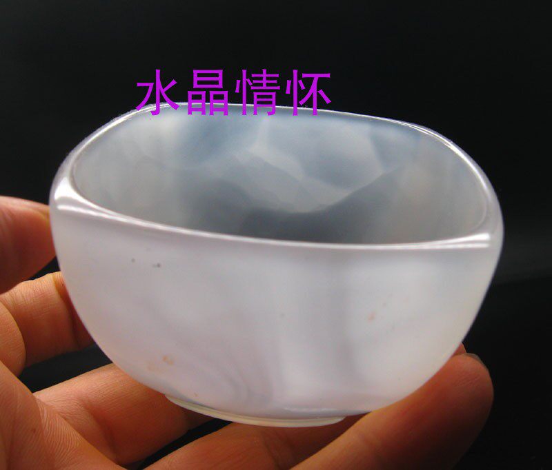 368号天然玛瑙方杯鼓杯7.4*4.4厘米，冰透水润