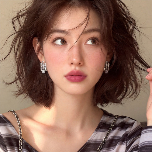 ins冷淡风博主同款时尚高级法式复古耳环轻奢小众设计金属耳钉女