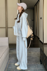ootd穿搭蓝色减龄卫衣套装女春2025超火运动休闲慵懒多巴胺两件套图片