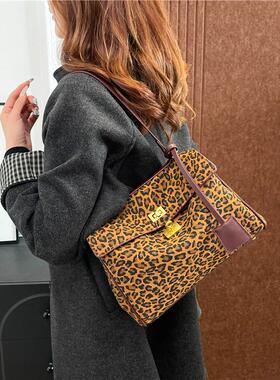 Clean Knоck托特包包女士2026豹纹新款单肩斜挎大包大容量凯莉包