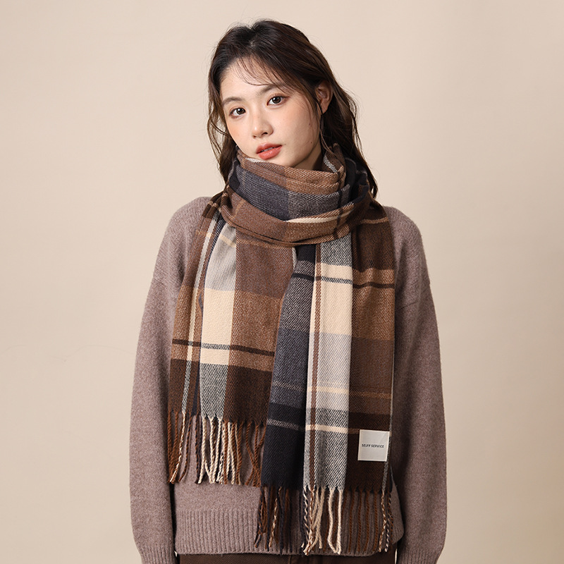 2025新款日系棕色格子围巾女冬季百搭青少年学生生日礼物保暖围脖