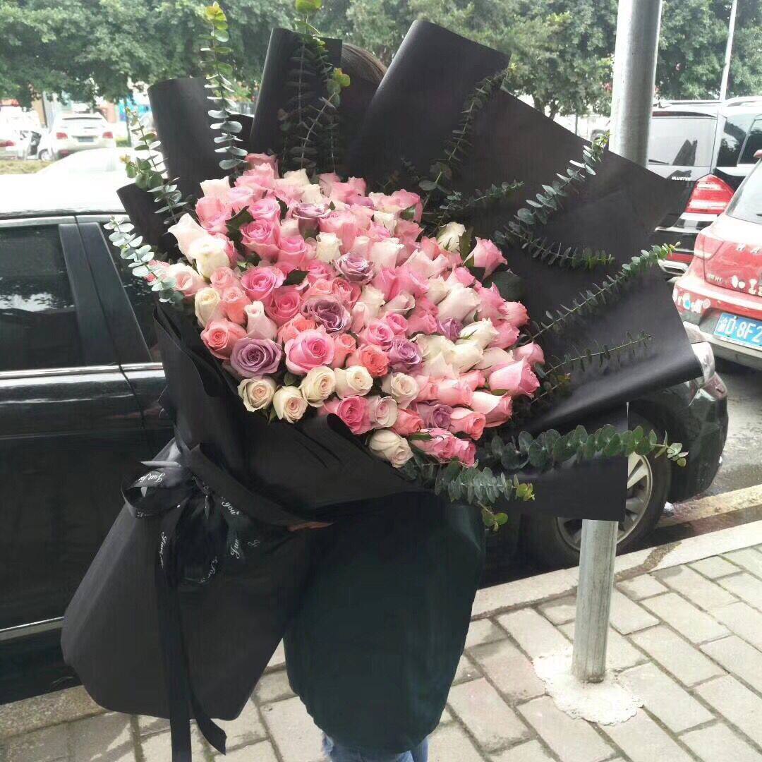 99朵求婚红玫瑰绣球超大花束情人节贵阳鲜花同城速递成都合肥重庆