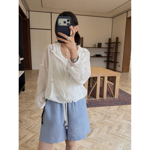 TG轻运动轻透防晒连帽外套女
