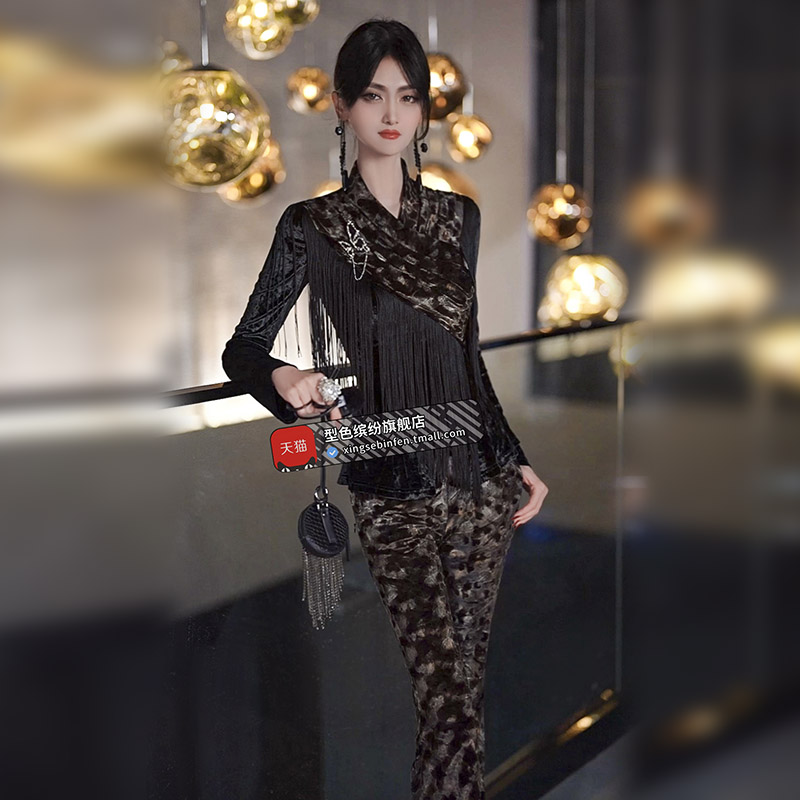 秋季设计感两件套名媛风