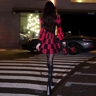 洋气大裙摆毛衣连衣裙 格子针织裙2025新款 秋冬时尚 小众高领灯笼袖