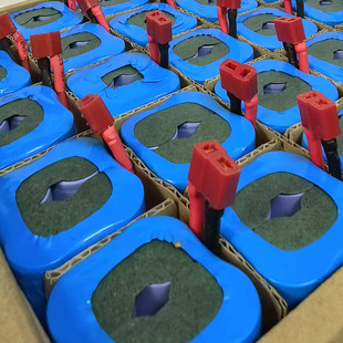 激光泵浦源激光器电池4节每节4000毫安21700型铝电池16.8v高倍率