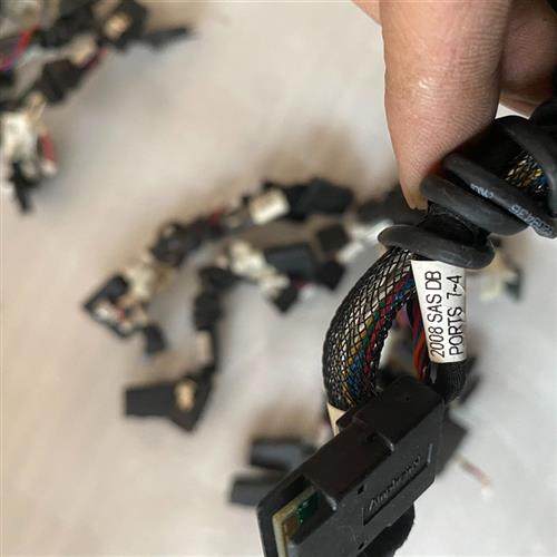 全新库存戴尔c6220服务器 1代 原装线材 2008 sas线 0全新议价