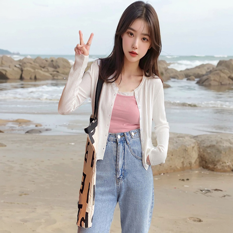 白色冰丝披肩外搭短款防晒针织开衫女夏季新款温柔风薄款罩衫外套