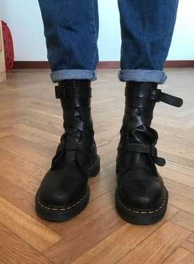 刘雯同款马丁靴女2022夏季薄款透气平底黑色机车靴中筒靴短靴子女