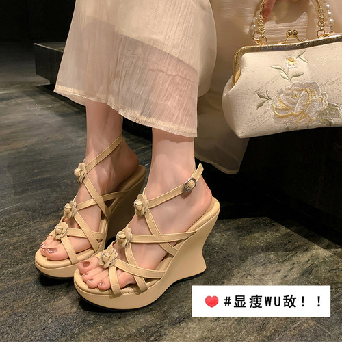 小个子仙女风坡跟凉鞋女士鞋夏新款设计感花朵防水台超高跟鞋 - 封面
