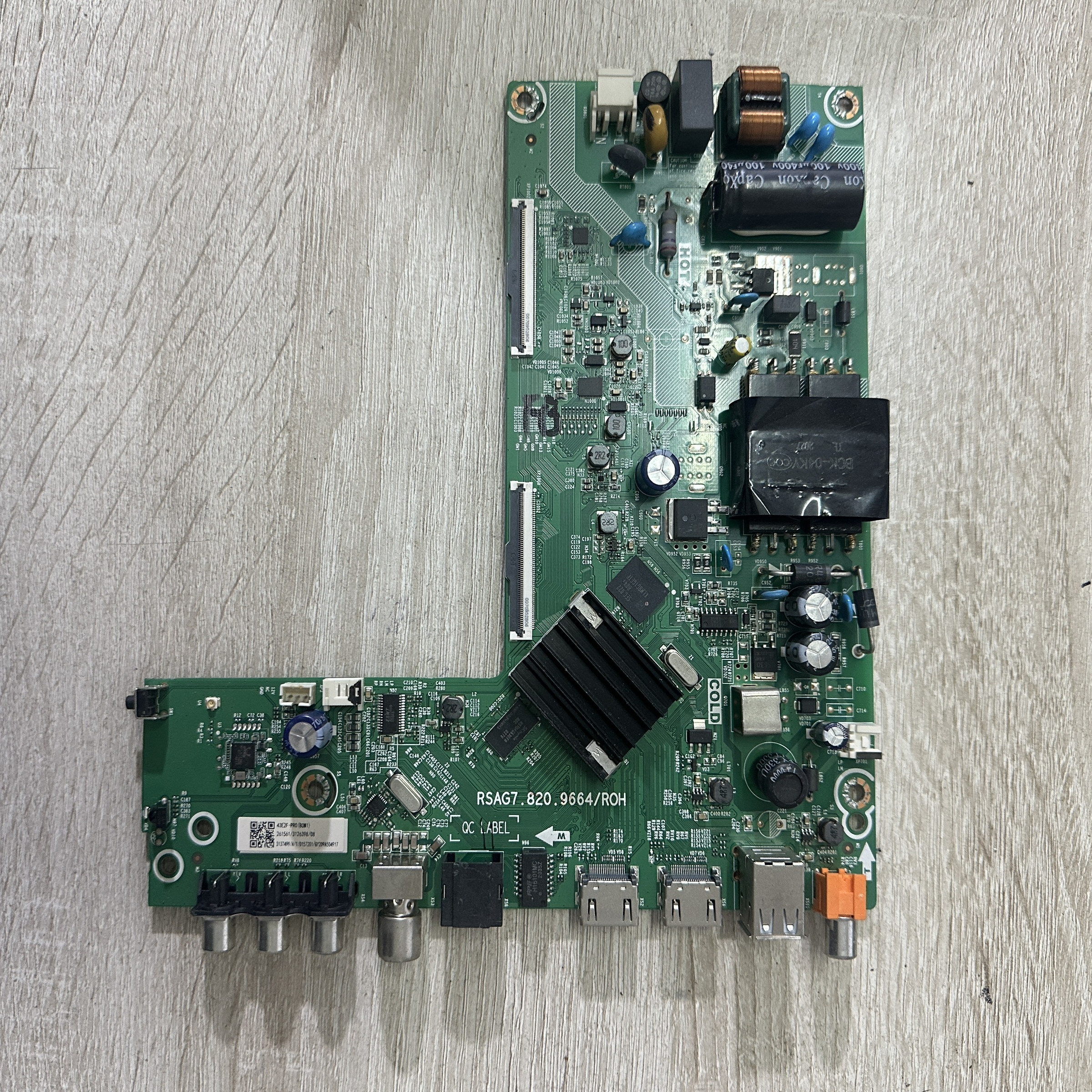 原厂海信43E2F-PRO(BOM1)261561主板RSAG7.820.9664屏HD425Y1F71