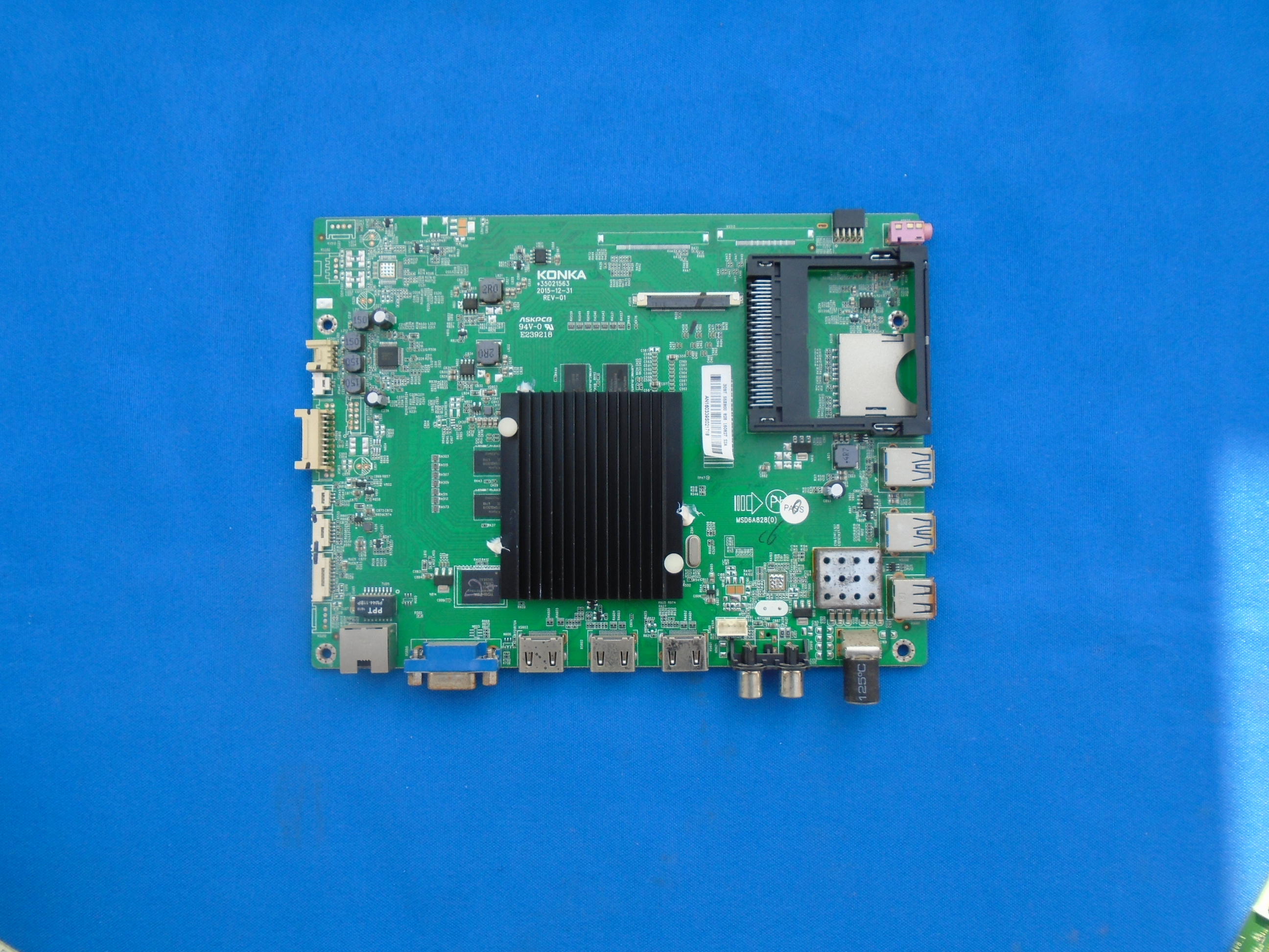 实拍原装康佳 QLED55X80U 主板 35021563 屏 72003097 /3097YT