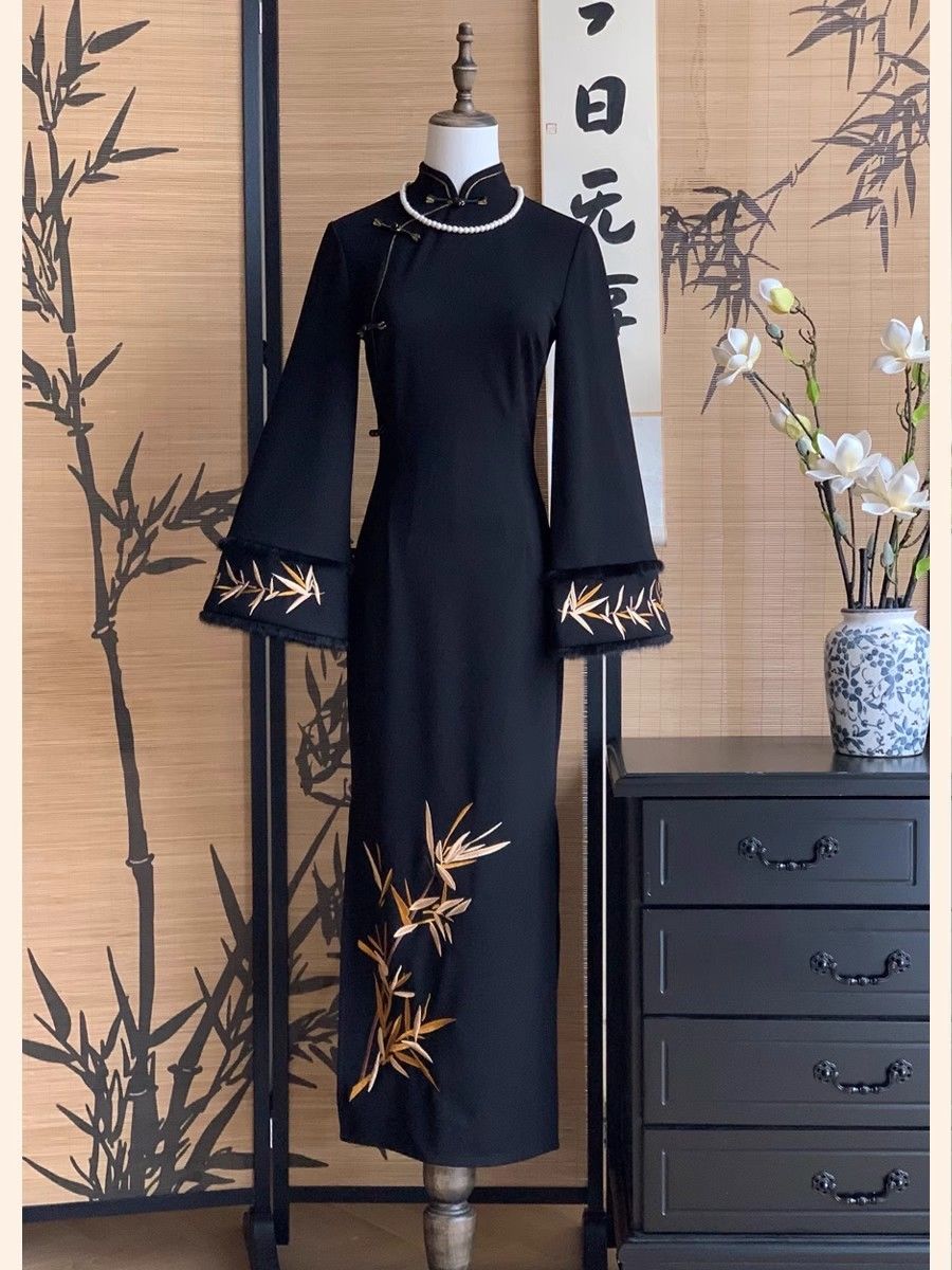 秋冬新款胖mm300斤大码新中式黑色改良旗袍气质复古刺绣国风裙子