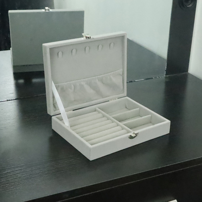 带锁皮质大容量便携防尘首饰盒