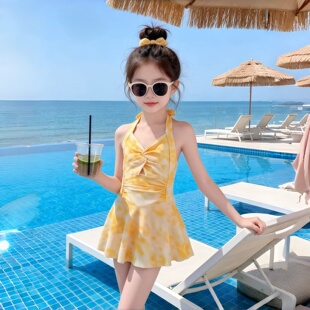 女童泳衣2026新款儿童速干连体游泳服夏季蝴蝶结甜美可爱沙滩泳装