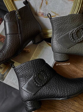 H158-285低跟灰色短靴女冬季新款保暖加绒小方头时装靴大码女鞋