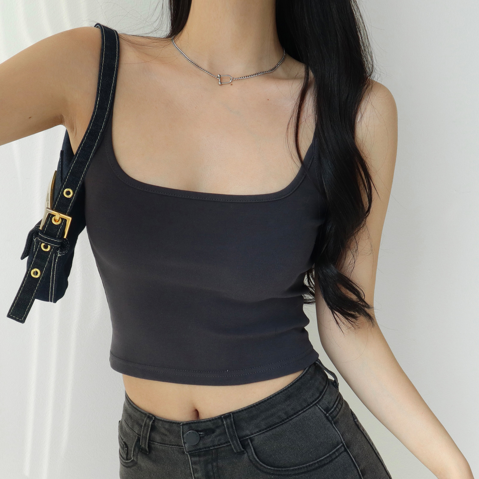 平口修身短款吊带辣妹风