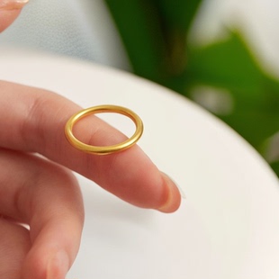 大福同款金包银素圈戒指女1g正品古法磨砂轻奢简约银饰情侣对戒