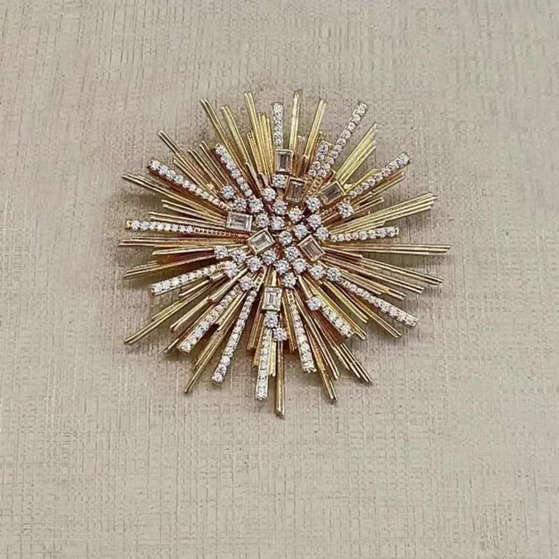季阿玛施新颖新款正品简约时尚精致雪花光芒胸针西装胸花专柜同款