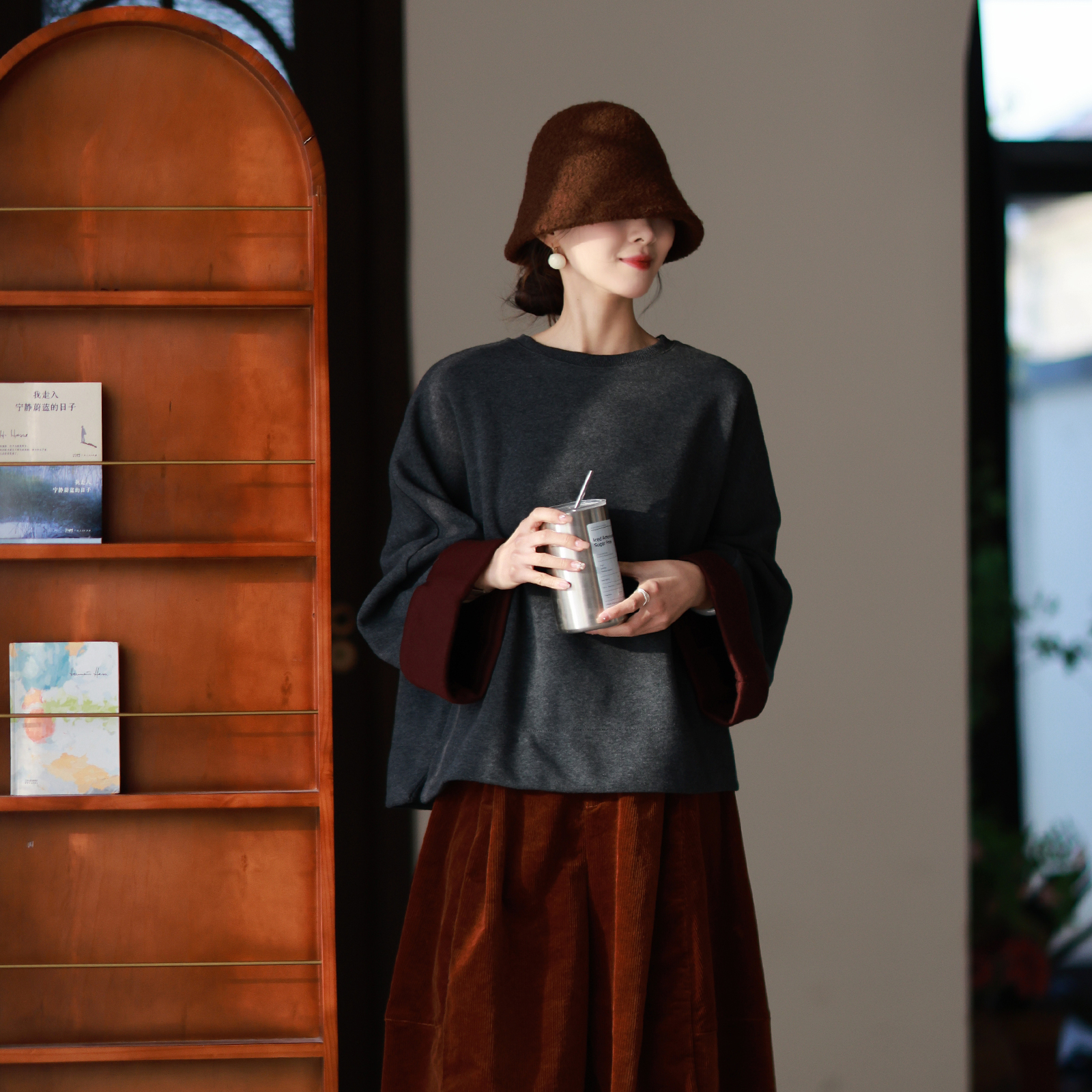 百搭宽松上衣撞色卫衣