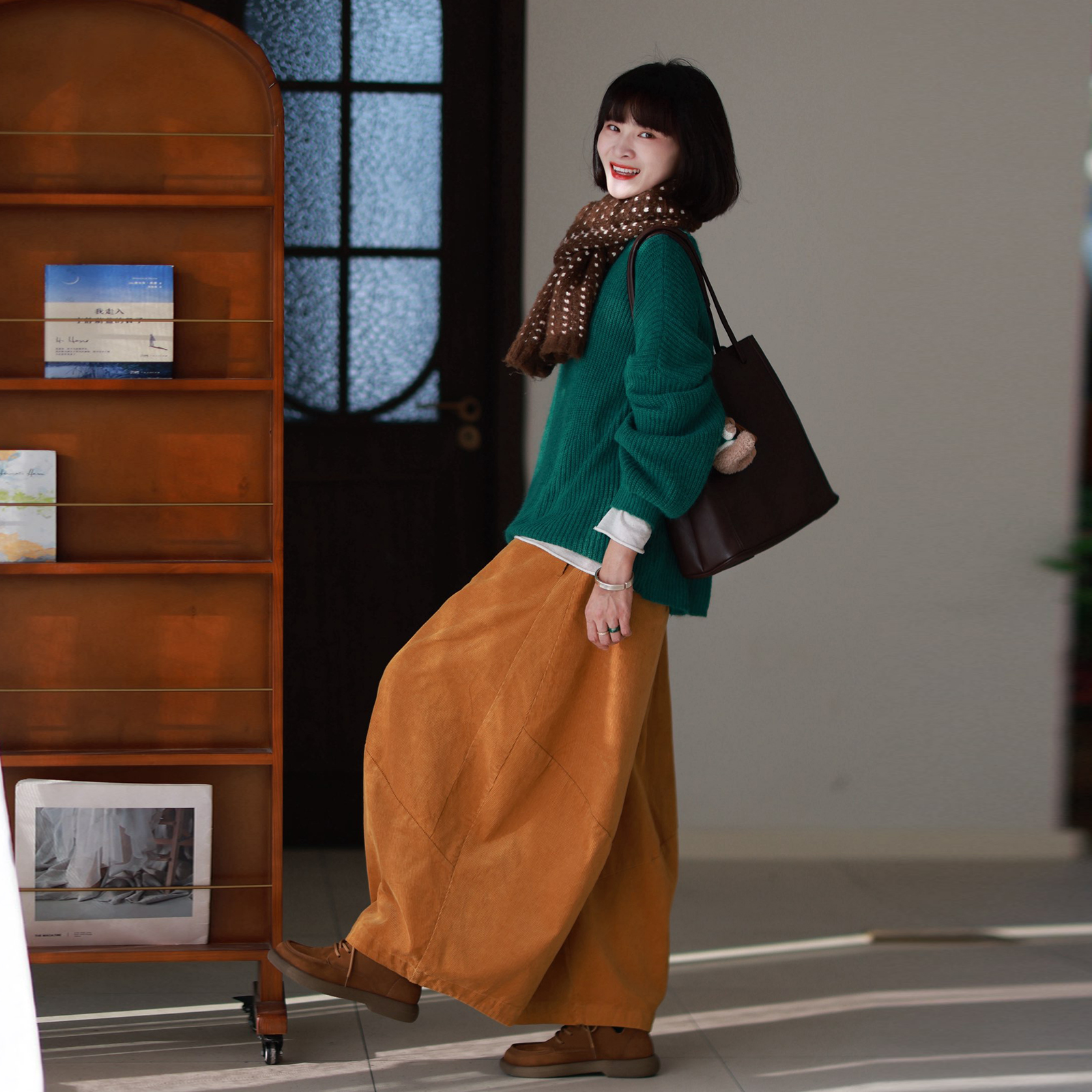 墨黛原创女装2025秋季新品休闲纯棉有型柔软灯芯绒软气球裤休闲裤