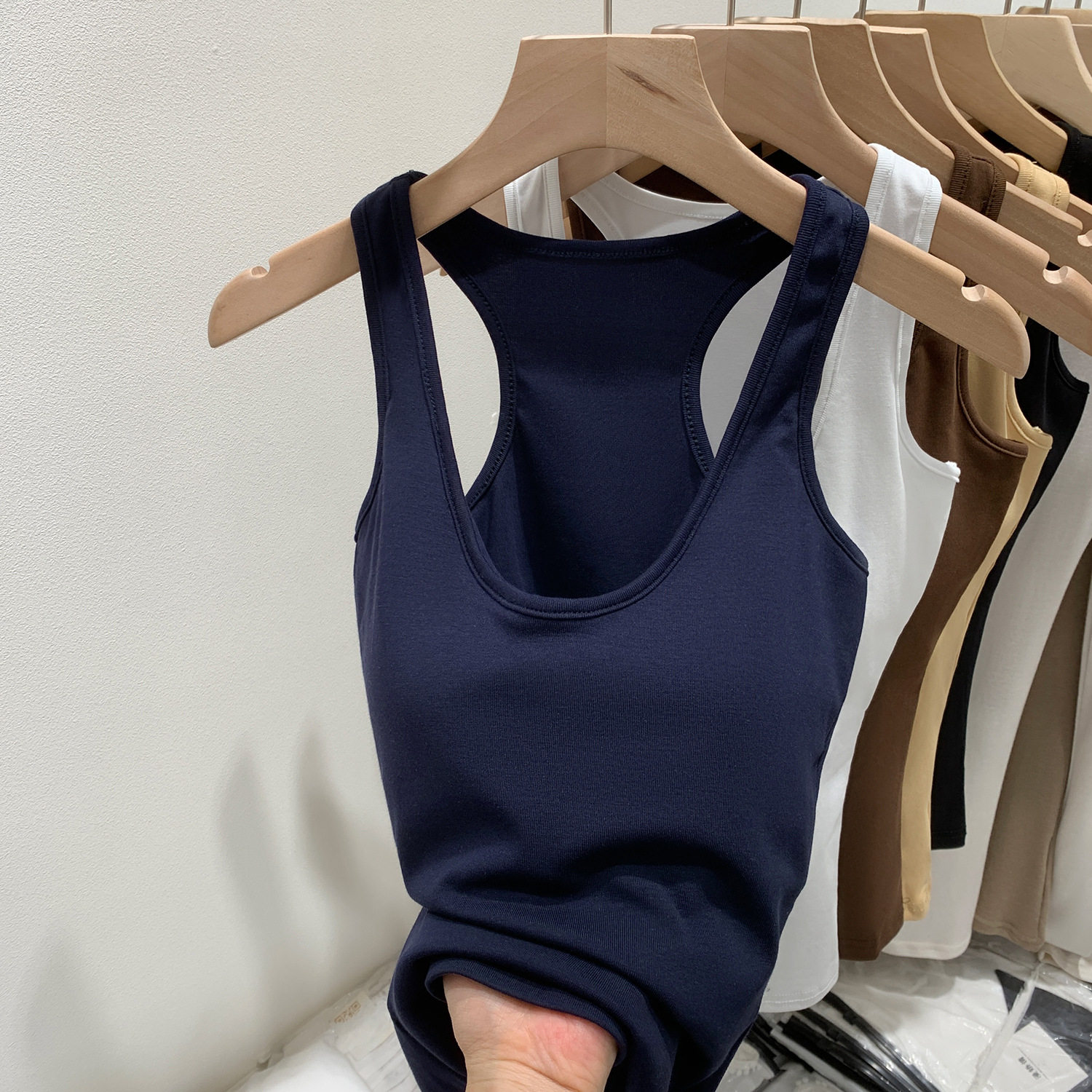 藏蓝色带胸垫大U领工字背心吊带女夏2025新款无袖运动外穿小上衣