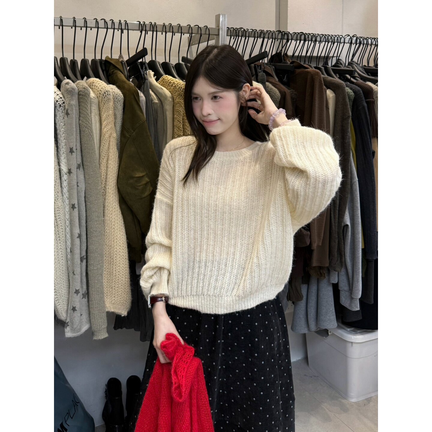 甜美日系米白色圆领薄款毛衣外套女秋宽松慵懒风短款设计感针织衫