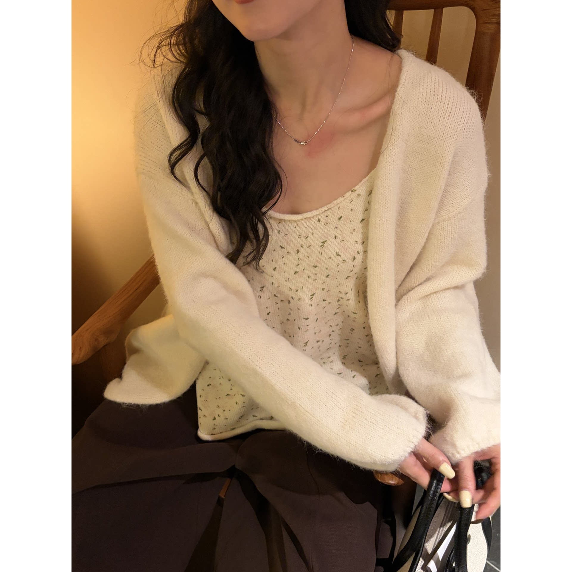 甜美日系温柔风米白色宽松毛衣外套女慵懒风学生纯色显瘦针织开衫