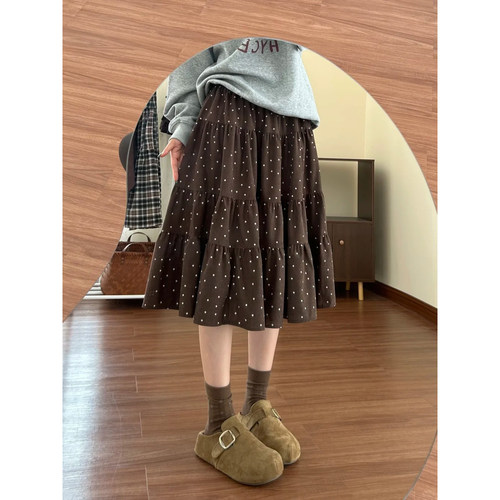琥珀流光风灯芯绒棕色波点中裙女