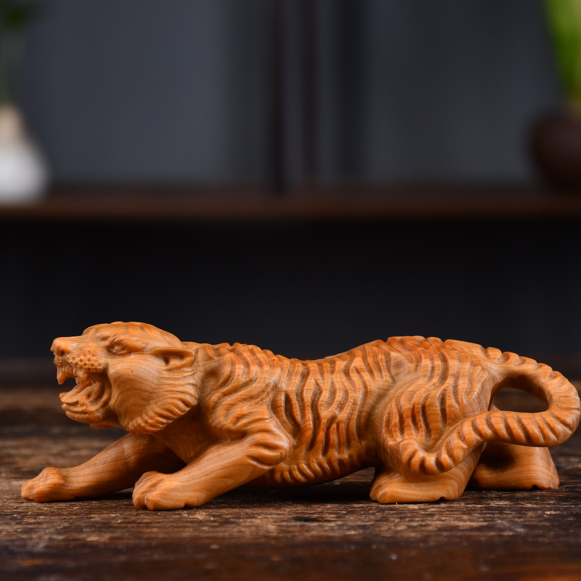 太行崖柏木雕老虎崖柏陈化红油老料动物小摆件桌面饰品男士随身手