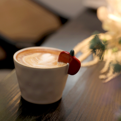 手握杯手作粗陶陶瓷杯复古咖啡杯