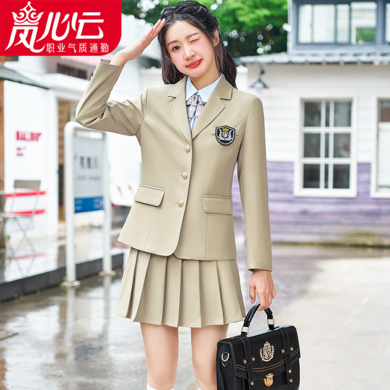 学院风套装女2024新款秋季小个子休闲设计感三粒扣jk制服西装套裙