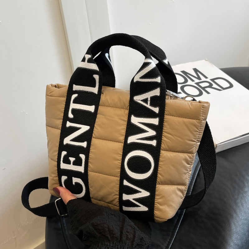 字母尼龙棉服小包包女上班通勤手提水桶包冬季百搭单肩斜挎手拎包