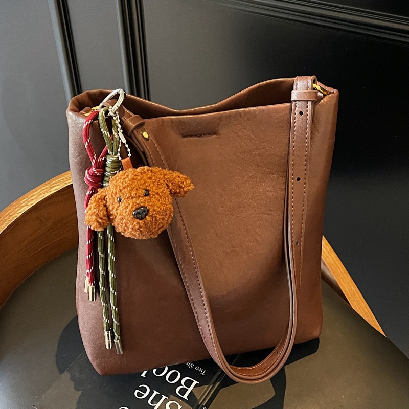 高级质感水桶包大容量通勤托特包