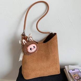 鹿皮绒水桶包包女2025新款大容量单肩腋下包高级感百搭通勤托特包