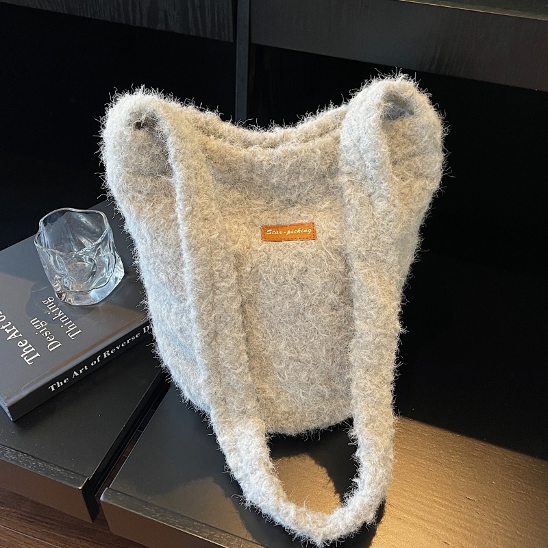 冬季毛呢水桶包大容量通勤斜挎包